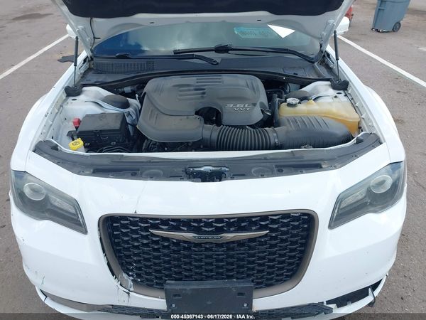 2016 CHRYSLER 300 300S ALLOY EDITION — I10