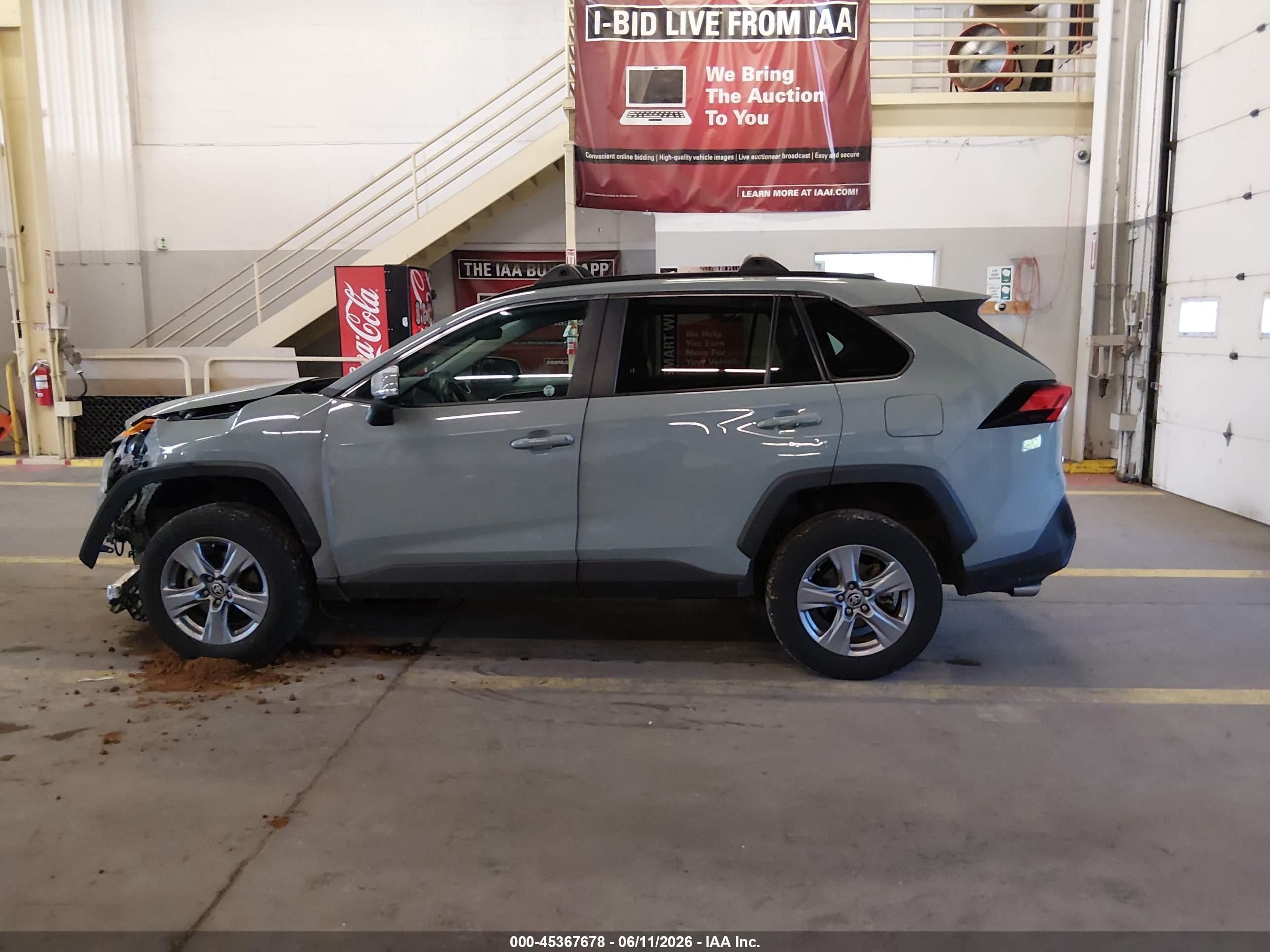 2022 TOYOTA RAV4 XLE