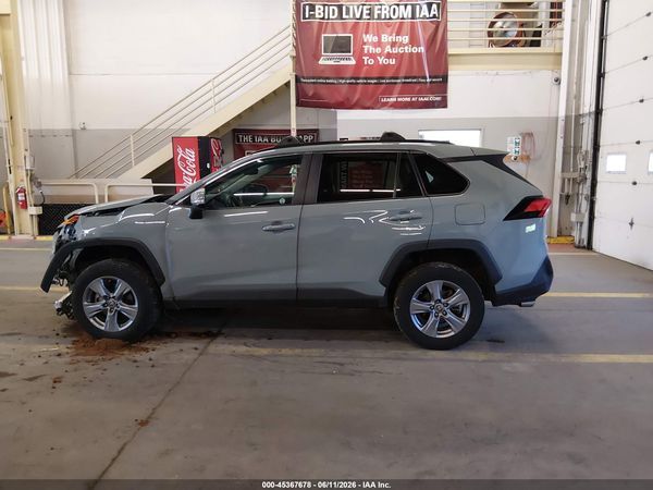 2022 TOYOTA RAV4 XLE