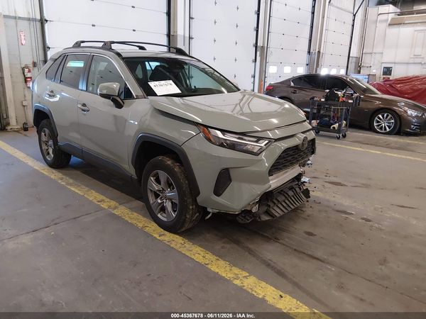2022 TOYOTA RAV4 XLE