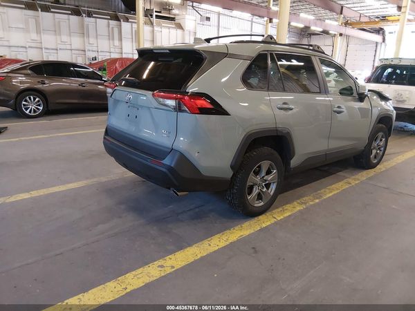 2022 TOYOTA RAV4 XLE