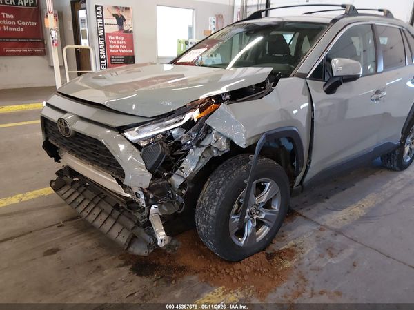 2022 TOYOTA RAV4 XLE