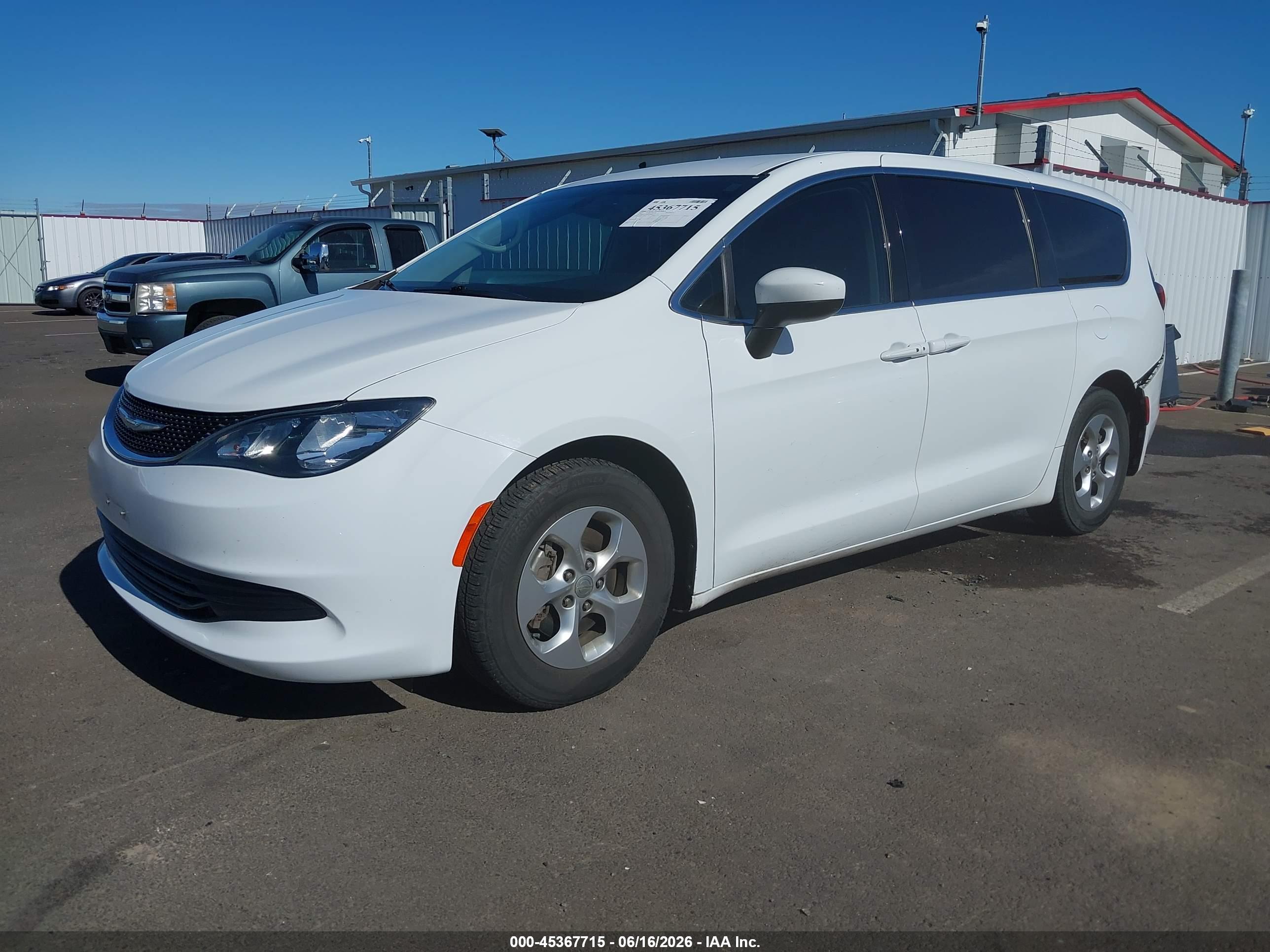 2017 CHRYSLER PACIFICA LX — I2
