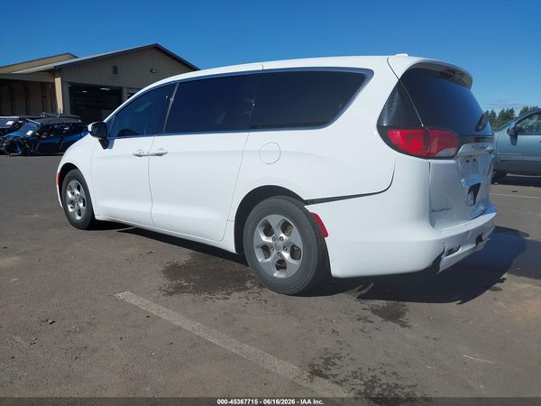 2017 CHRYSLER PACIFICA LX — I3