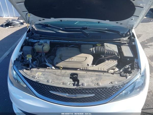 2017 CHRYSLER PACIFICA LX — I10