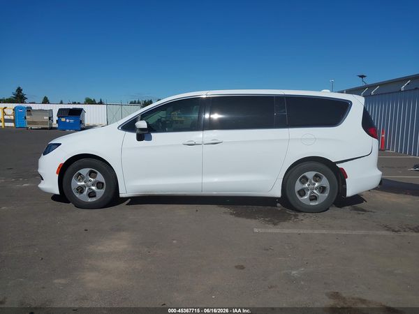 2017 CHRYSLER PACIFICA LX — I117