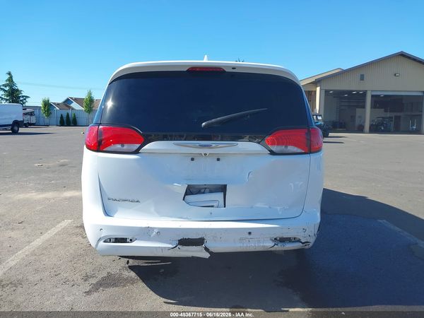 2017 CHRYSLER PACIFICA LX — I119