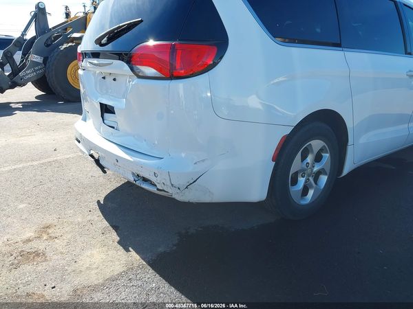 2017 CHRYSLER PACIFICA LX — I153
