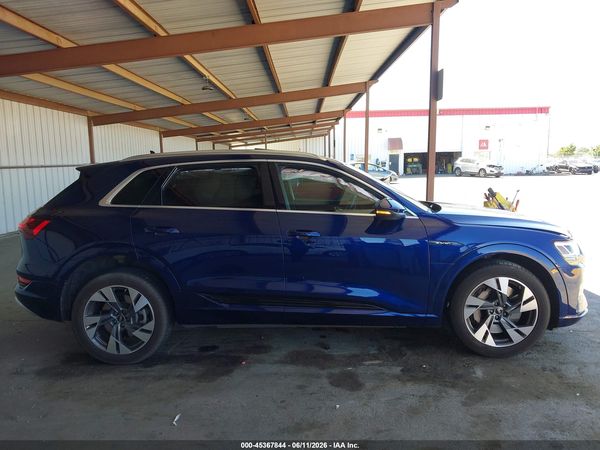2022 AUDI E-TRON PREMIUM QUATTRO
