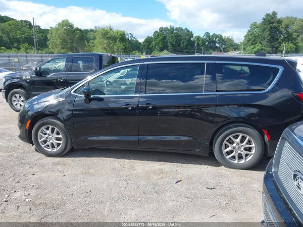 2024 CHRYSLER VOYAGER LX