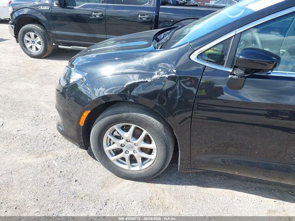 2024 CHRYSLER VOYAGER LX