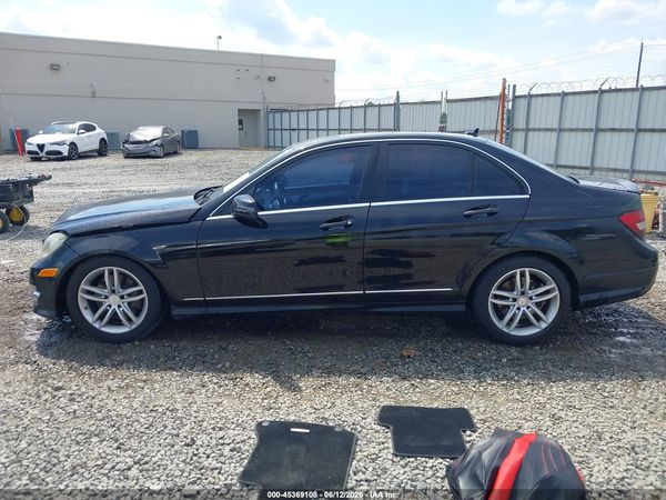 2013 MERCEDES-BENZ C 300 SPORT 4MATIC