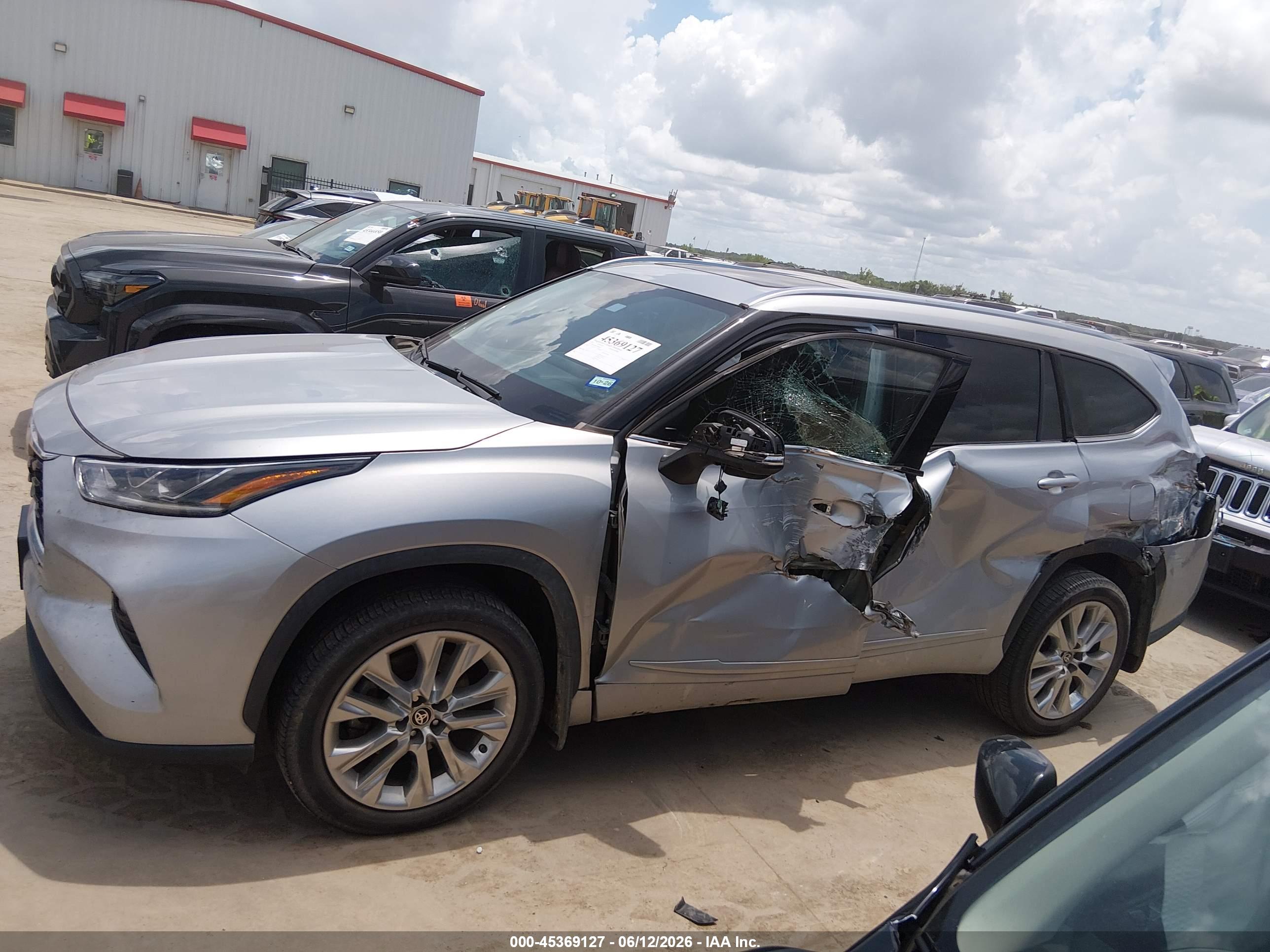 2023 TOYOTA HIGHLANDER LIMITED