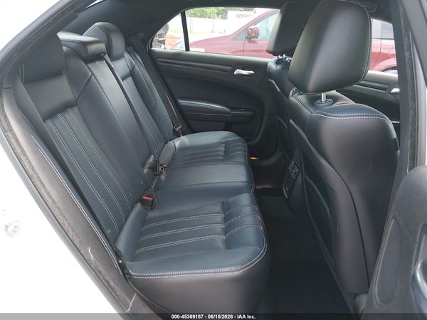 2015 CHRYSLER 300 300S — I8