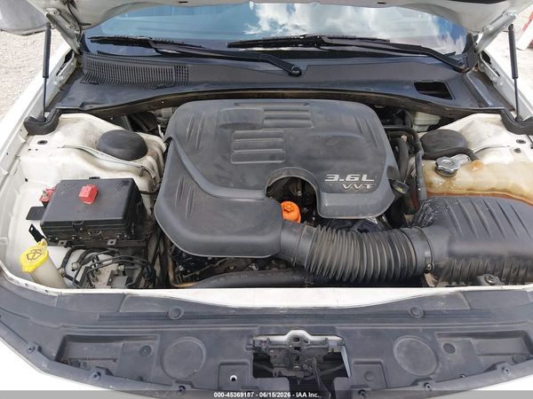 2015 CHRYSLER 300 300S — I10