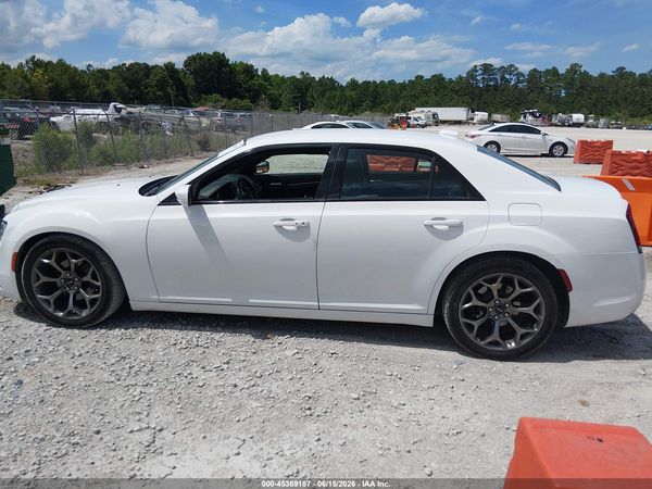2015 CHRYSLER 300 300S — I117