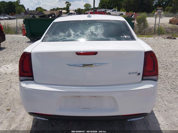 2015 CHRYSLER 300 300S — I119