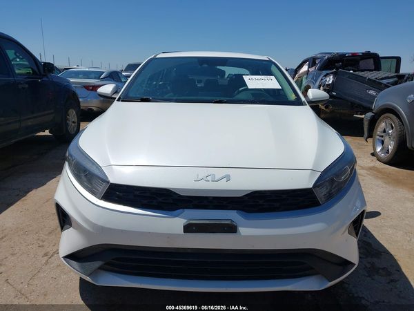 2023 KIA FORTE LXS