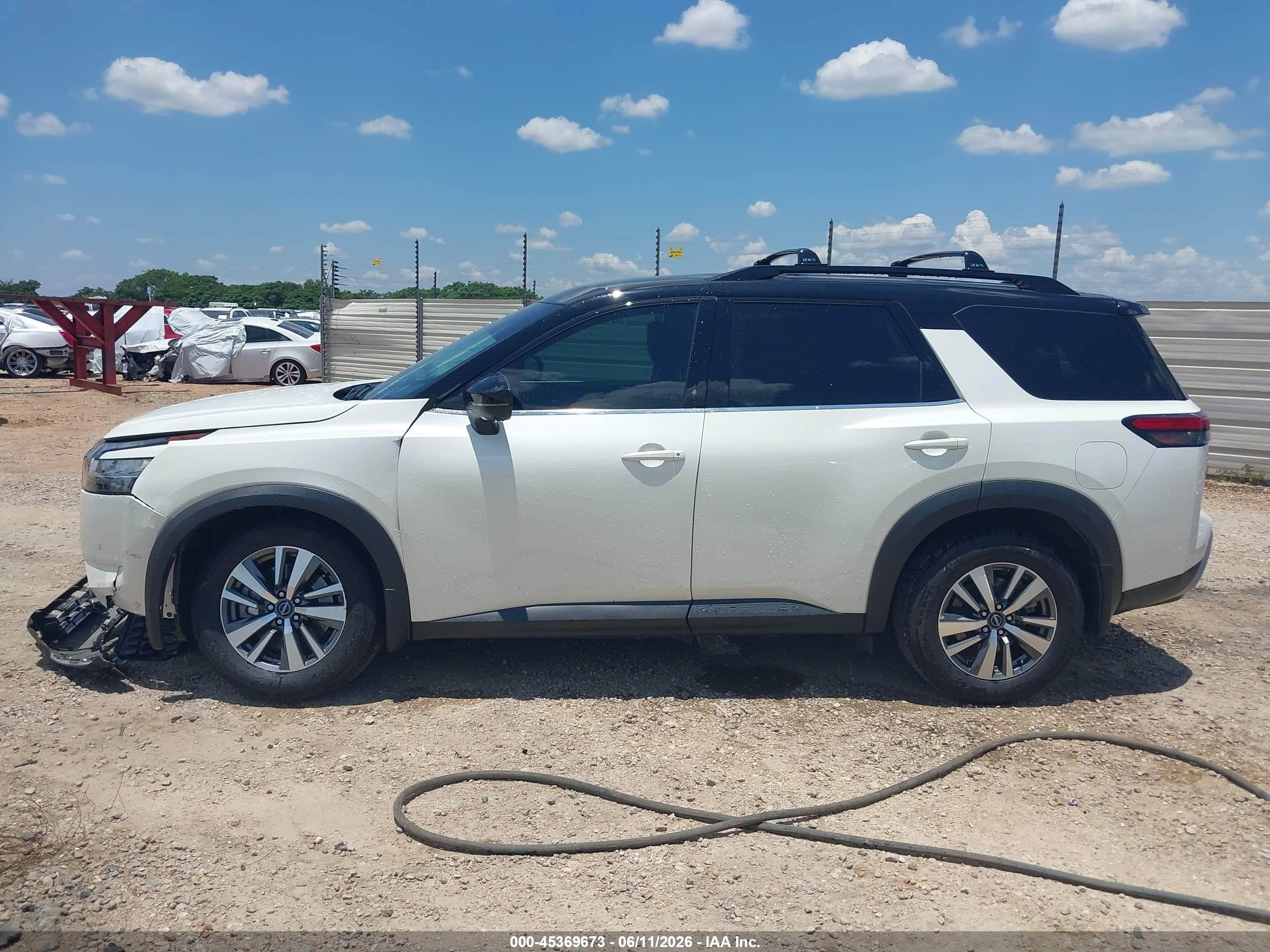 2024 NISSAN PATHFINDER SL 4WD