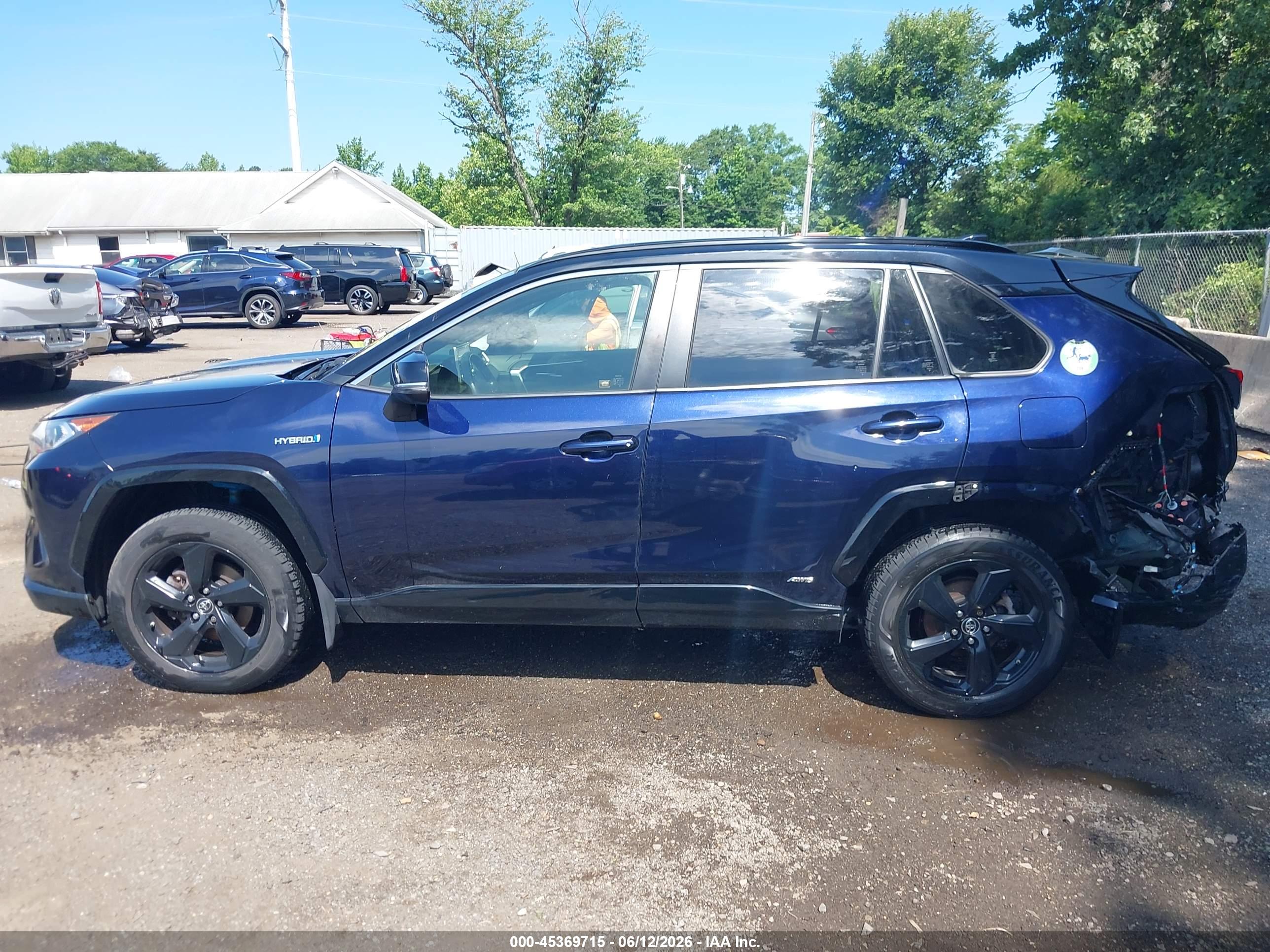 2019 TOYOTA RAV4 HYBRID XSE