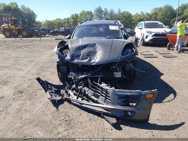 2015 PORSCHE MACAN S