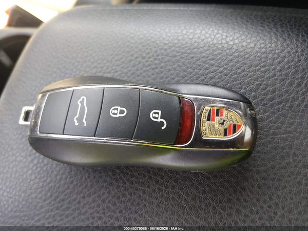 2015 PORSCHE MACAN S