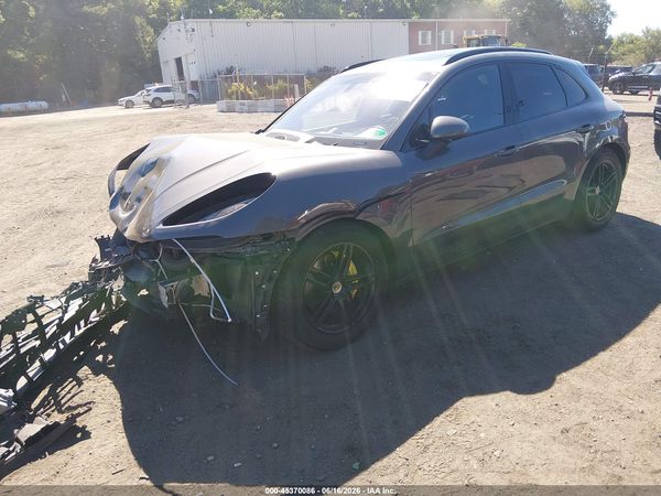 2015 PORSCHE MACAN S
