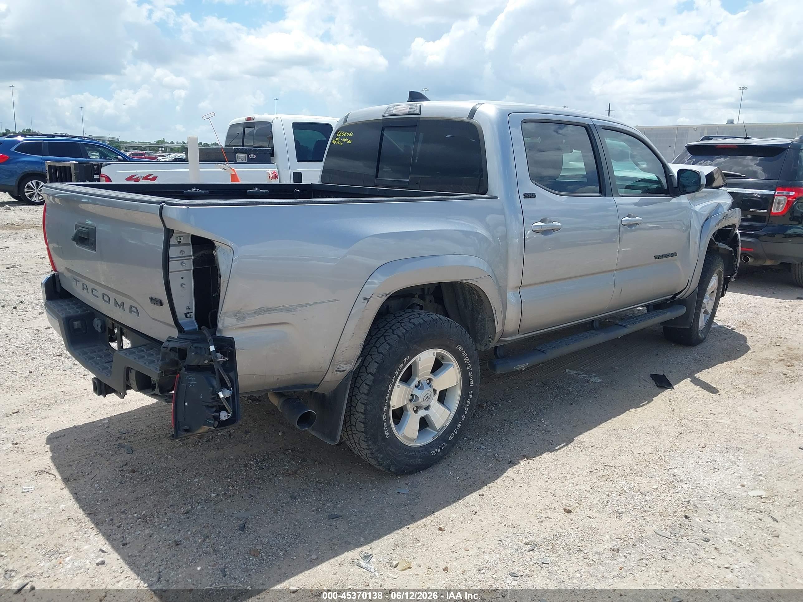 2020 TOYOTA TACOMA SR5 V6