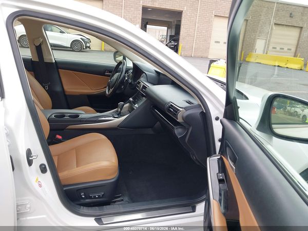 2017 LEXUS IS 200T