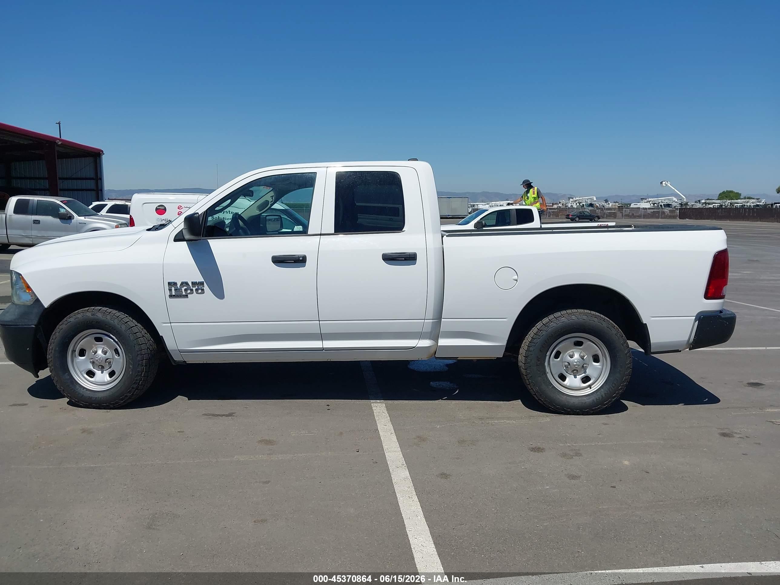 2019 RAM 1500 CLASSIC TRADESMAN  4X4 6'4 BOX