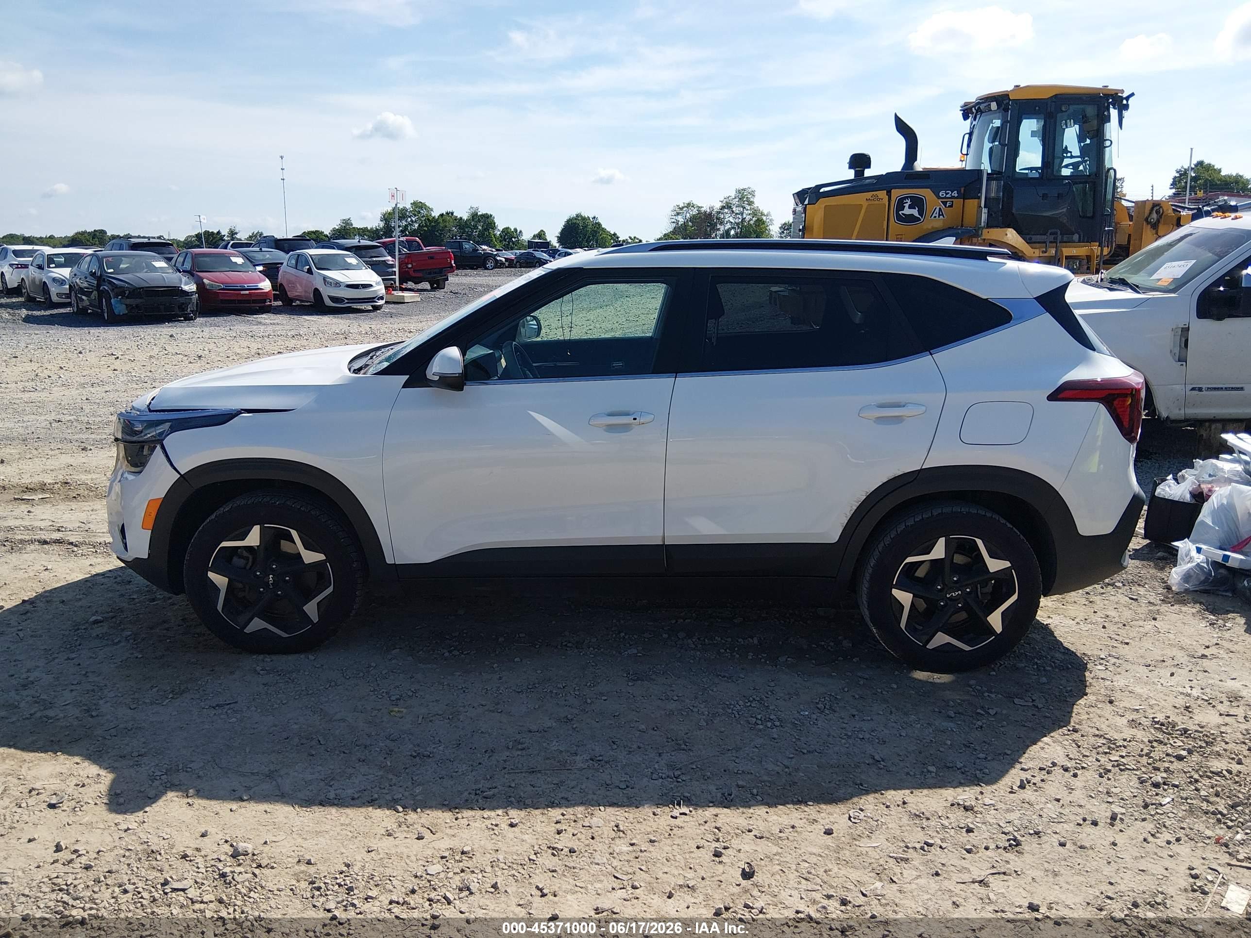 2024 KIA SELTOS EX