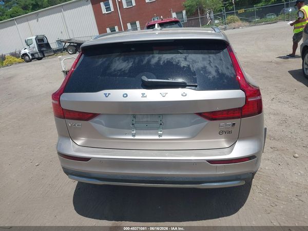 2026 VOLVO V60 CROSS COUNTRY
