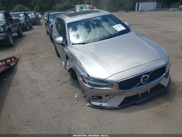 2026 VOLVO V60 CROSS COUNTRY