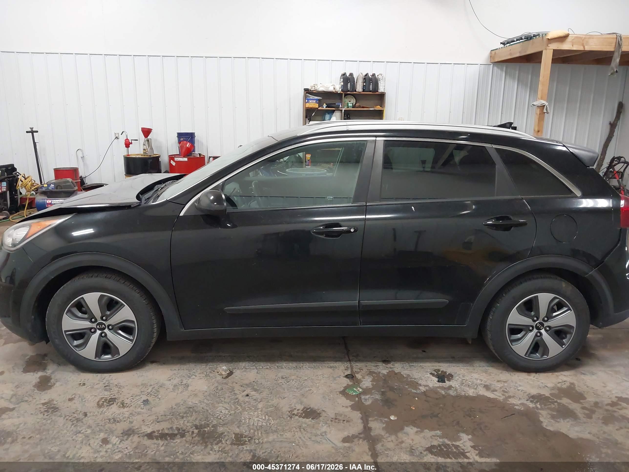 2019 KIA NIRO LX