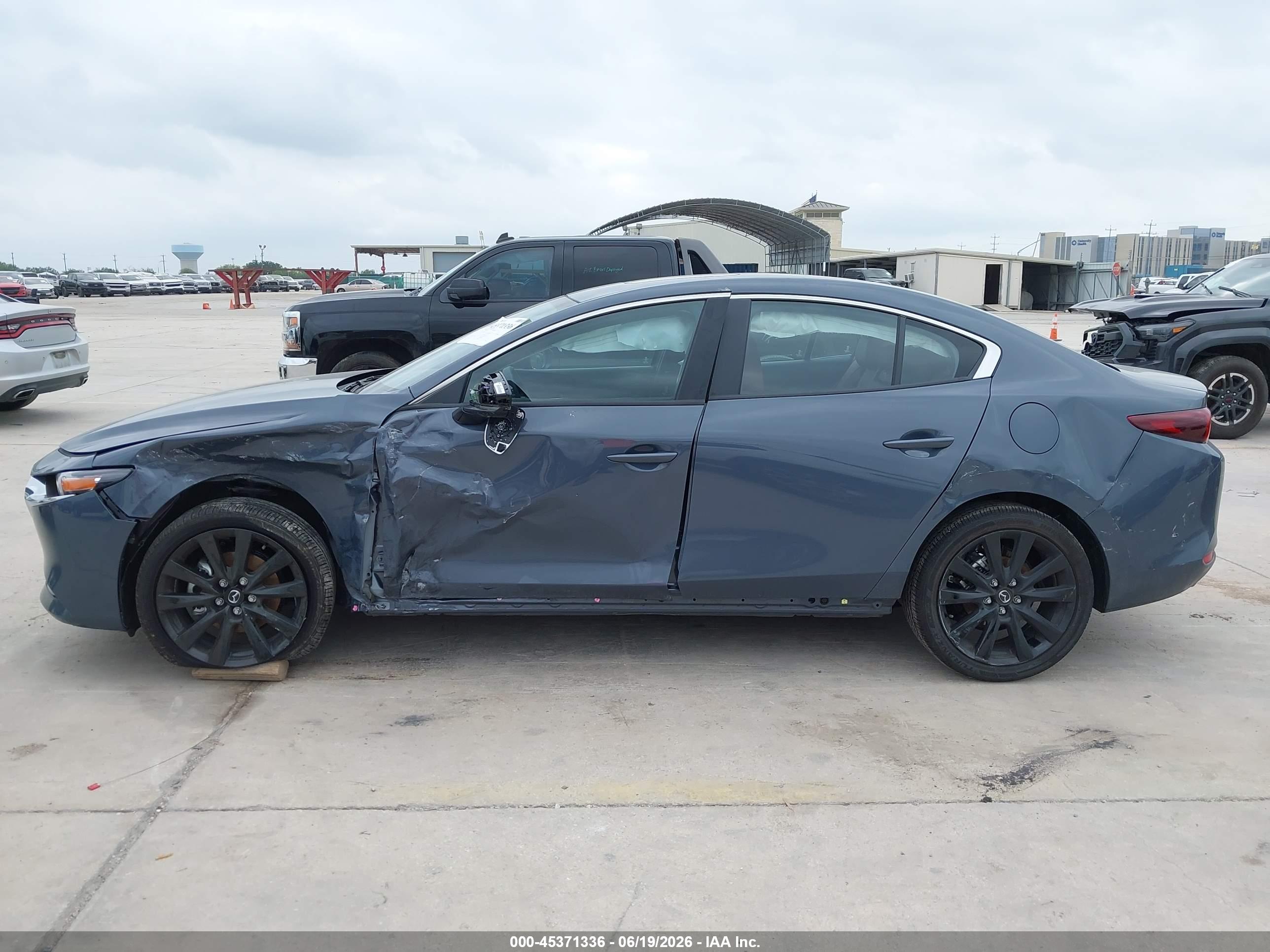 2026 MAZDA MAZDA3 2.5 S CARBON EDITION