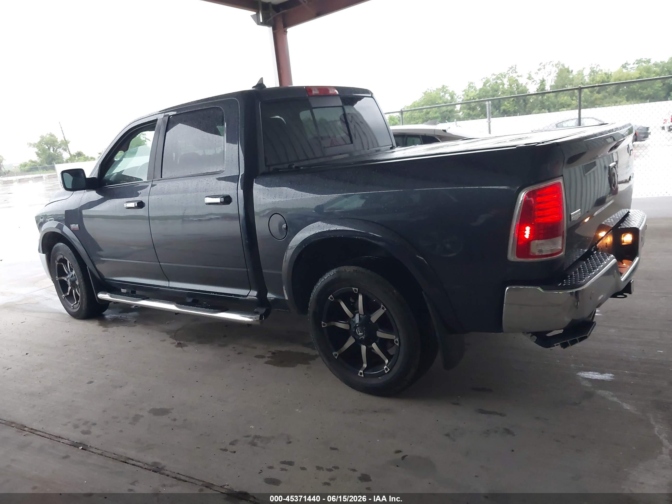 2017 RAM 1500 LARAMIE  4X4 5'7 BOX