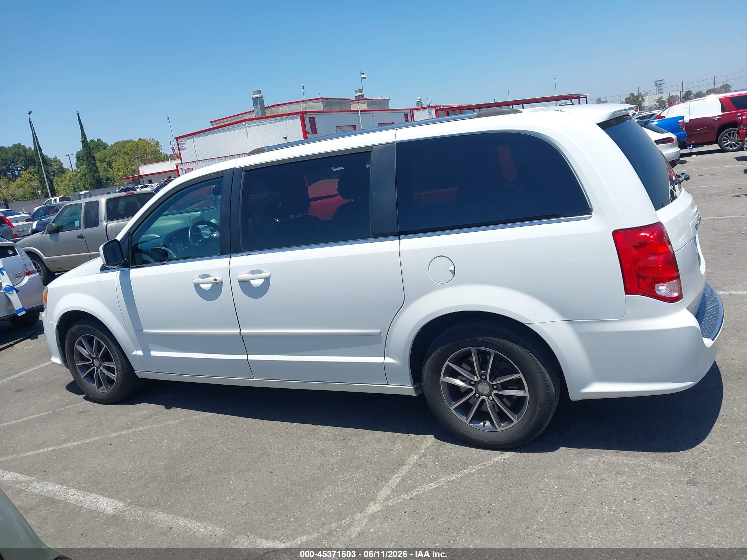2017 DODGE GRAND CARAVAN SXT