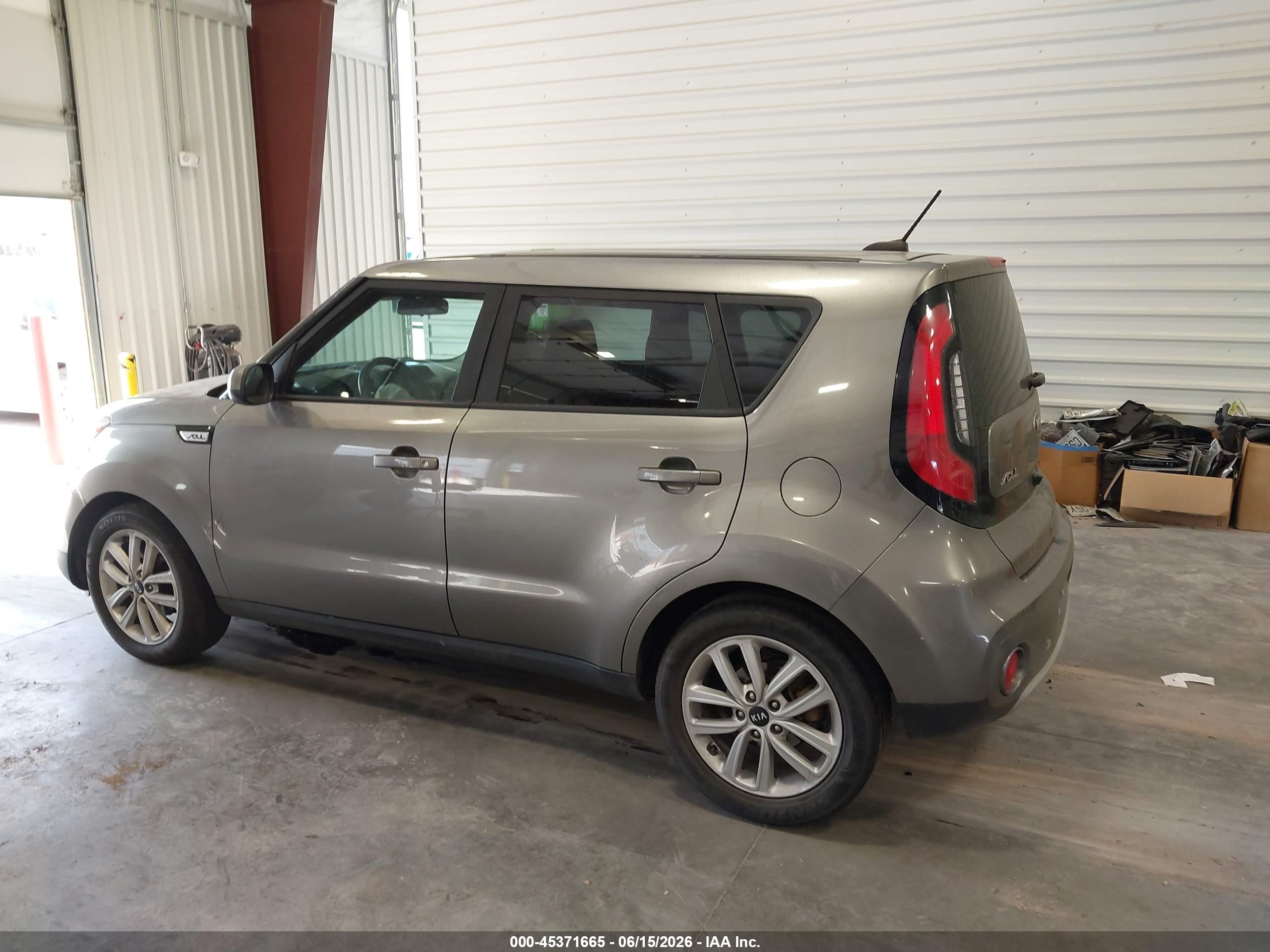 2019 KIA SOUL +