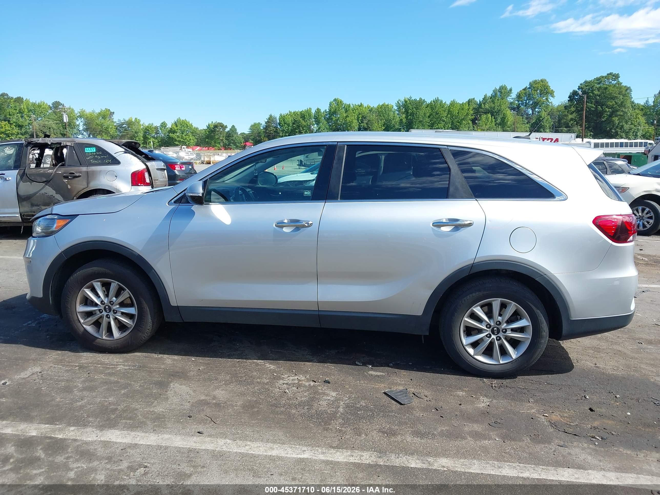 2019 KIA SORENTO 2.4L LX