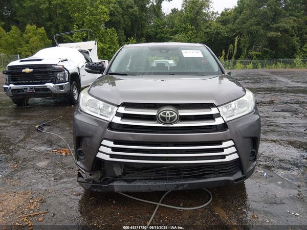 2017 TOYOTA HIGHLANDER LE