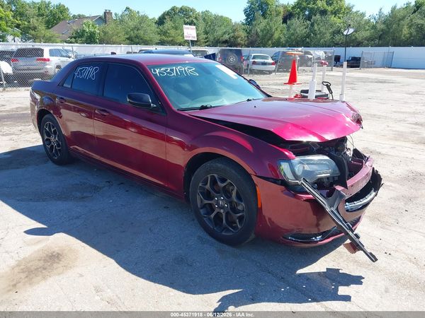 2019 CHRYSLER 300 TOURING AWD — I1