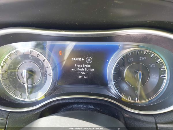 2019 CHRYSLER 300 TOURING AWD — I7