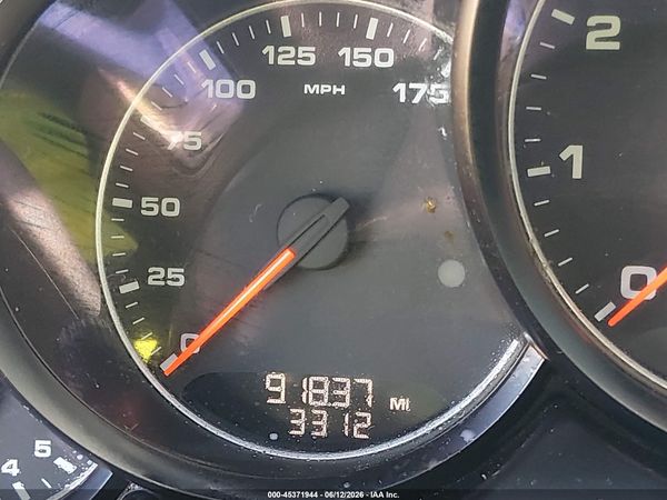 2016 PORSCHE CAYENNE