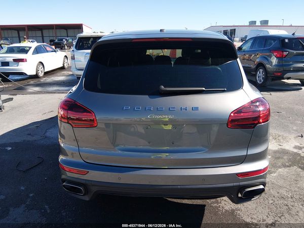 2016 PORSCHE CAYENNE
