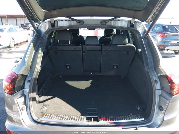 2016 PORSCHE CAYENNE