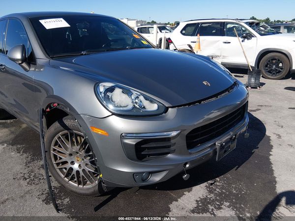 2016 PORSCHE CAYENNE