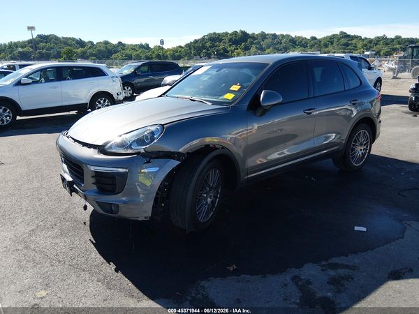 2016 PORSCHE CAYENNE