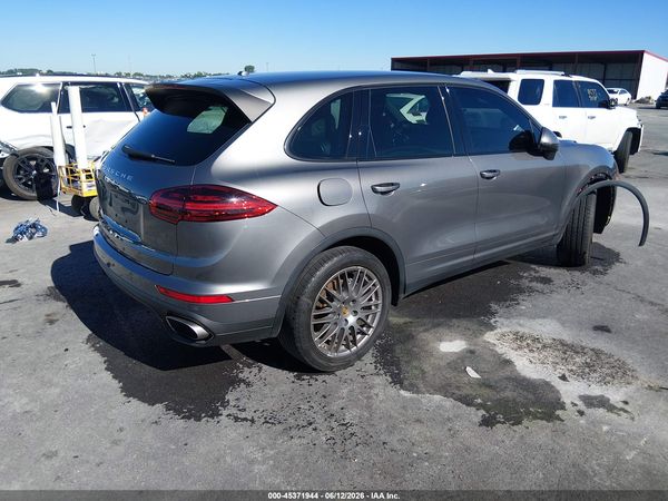 2016 PORSCHE CAYENNE