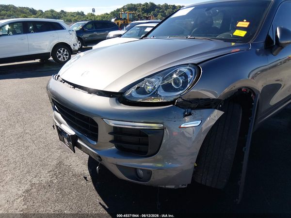 2016 PORSCHE CAYENNE