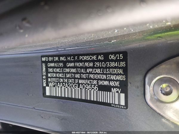 2016 PORSCHE CAYENNE